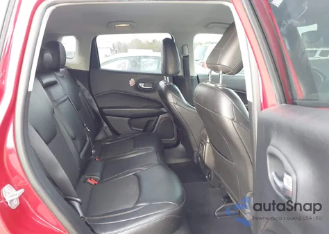 2018 Jeep Compass Latitude 4X4 z USA, uszkodzony, nr VIN 3C4NJDBBXJT399495